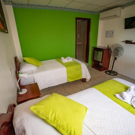 Hostal Gladismar Puerto Villamil Dış mekan fotoğraf