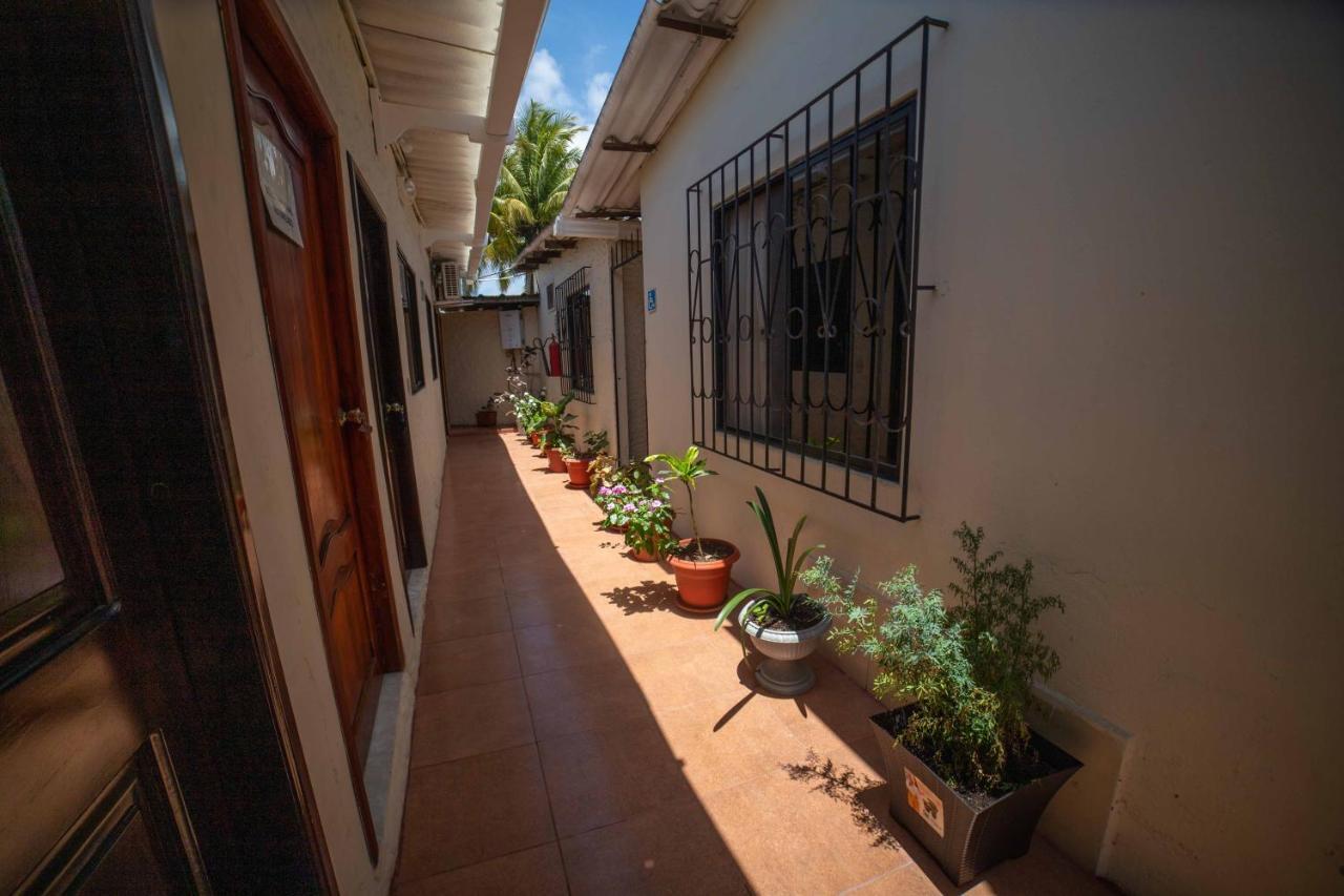 Hostal Gladismar Puerto Villamil Dış mekan fotoğraf