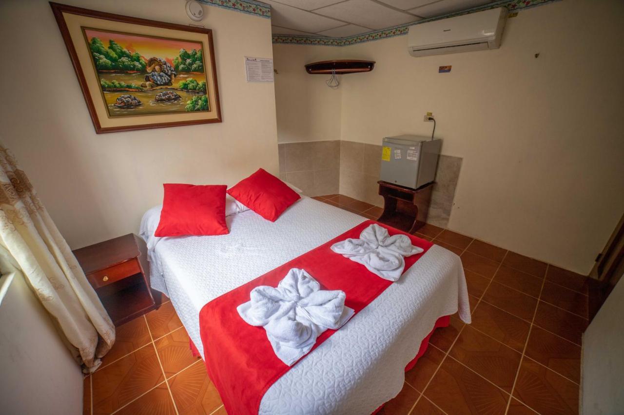 Hostal Gladismar Puerto Villamil Dış mekan fotoğraf
